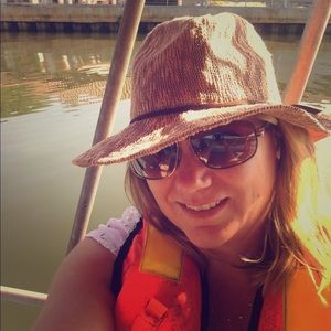 Meet your Posher, Shelly